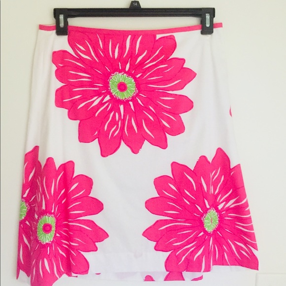 Lilly Pulitzer Dresses & Skirts - Lilly Pulitzer a-line skirt. White w/ pink.